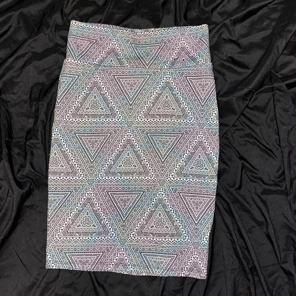 LuLaRoe Dresses & Skirts - Lularoe patterned skirt